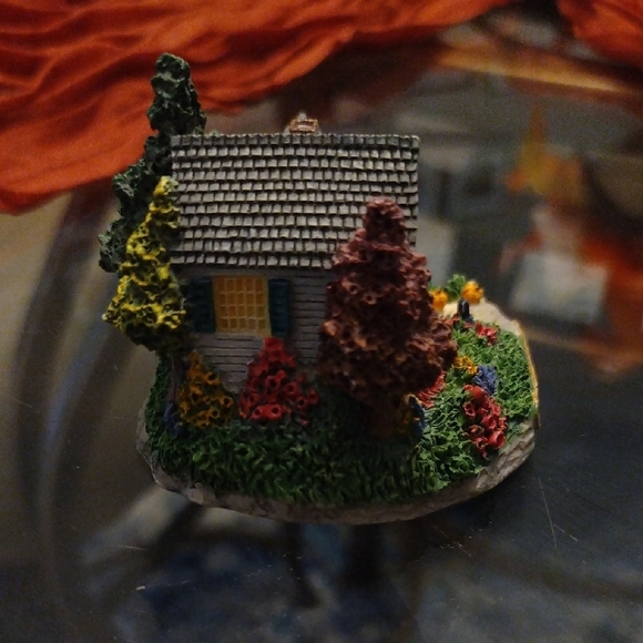 Vintage Miniature Home Collectable - Picture 8 of 12